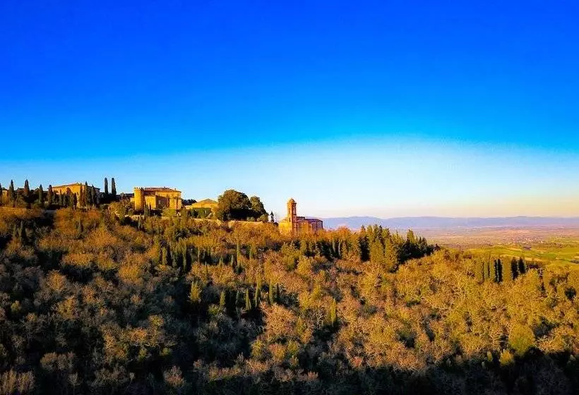 Отель Lachiusa Tuscany