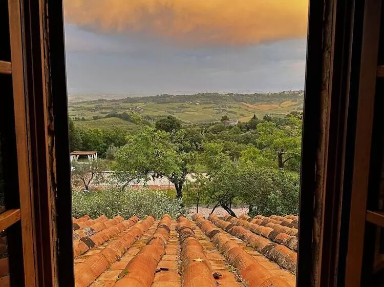 Отель Lachiusa Tuscany