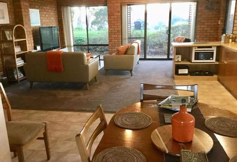 Отель Sea Change Safety Cove