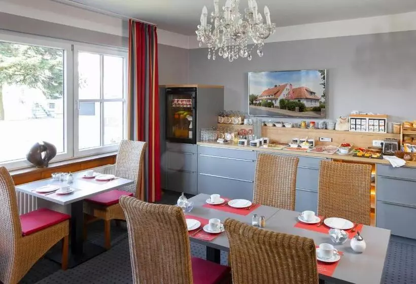 Отель Tiemanns Boardinghouse