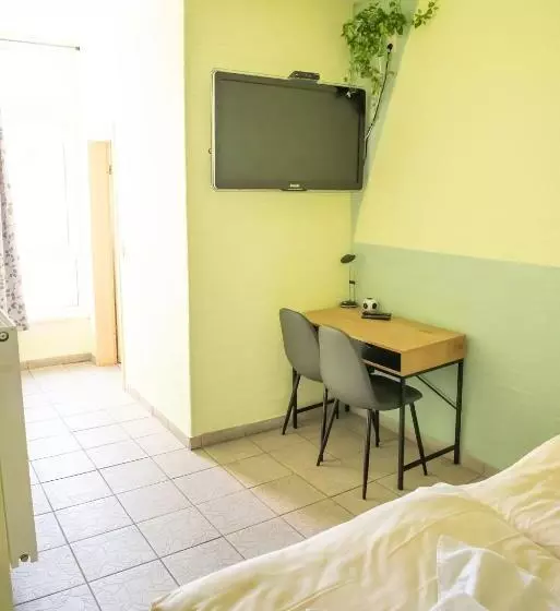 Пансион Neubert`s Gasthaus Am Rhein