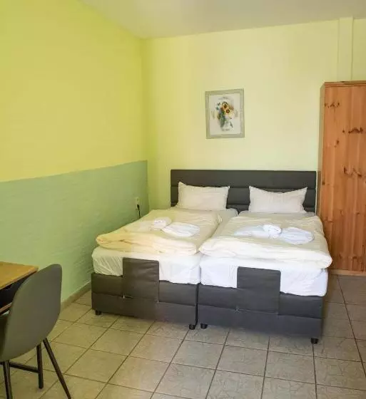 Пансион Neubert`s Gasthaus Am Rhein