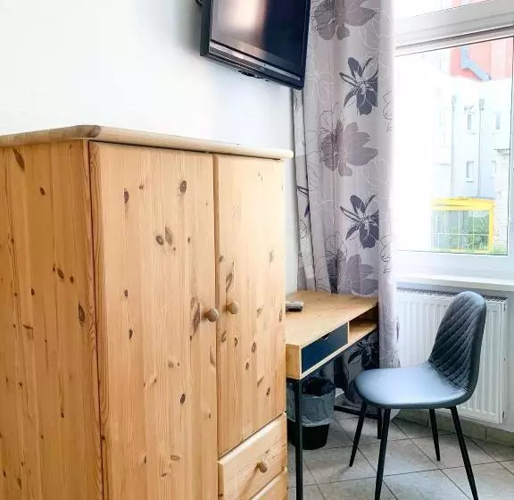 Пансион Neubert`s Gasthaus Am Rhein