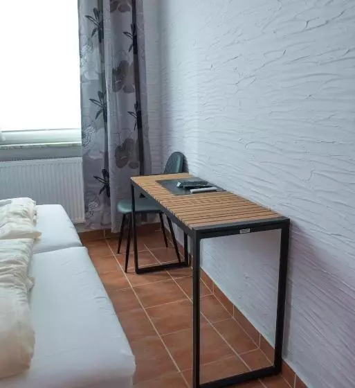 Пансион Neubert`s Gasthaus Am Rhein