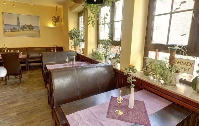 Пансион Neubert`s Gasthaus Am Rhein