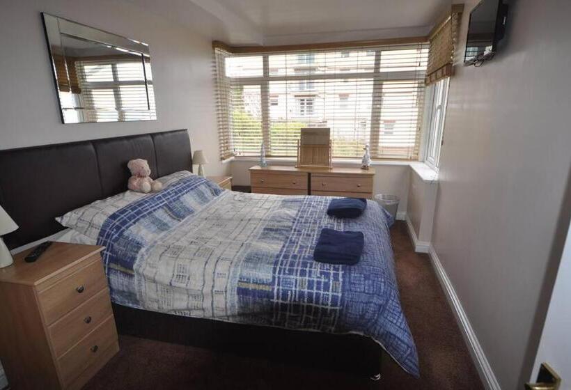 Vista Apartments, Goodrington Beach, Paignton