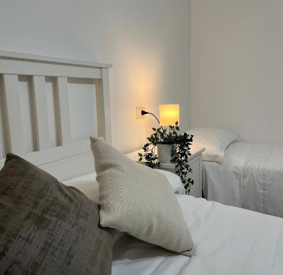 تختخواب و صبحانه Atrium Boutique