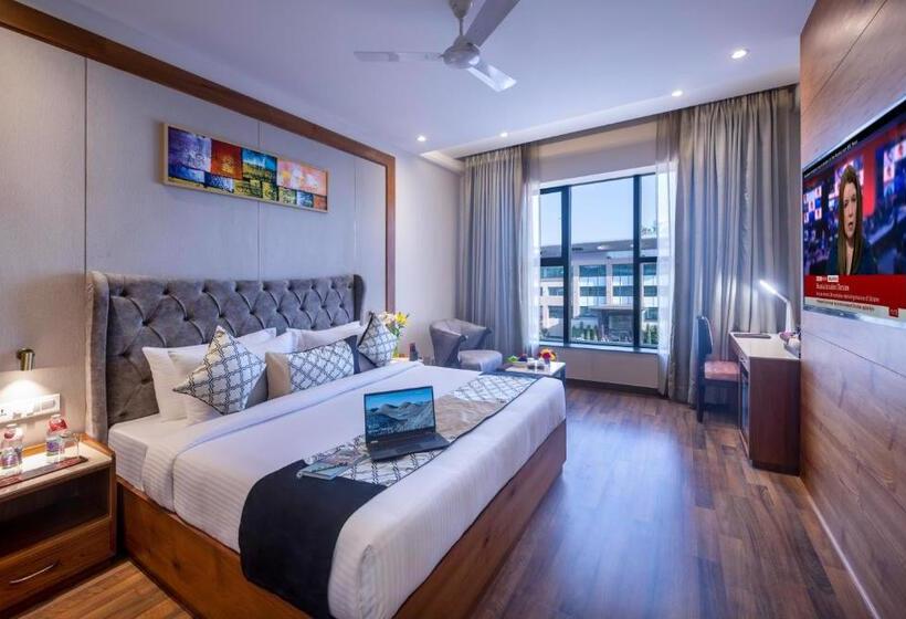 هتل Lords Inn Chandigarh Zirakpur