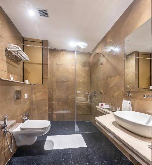 هتل Lords Inn Chandigarh Zirakpur