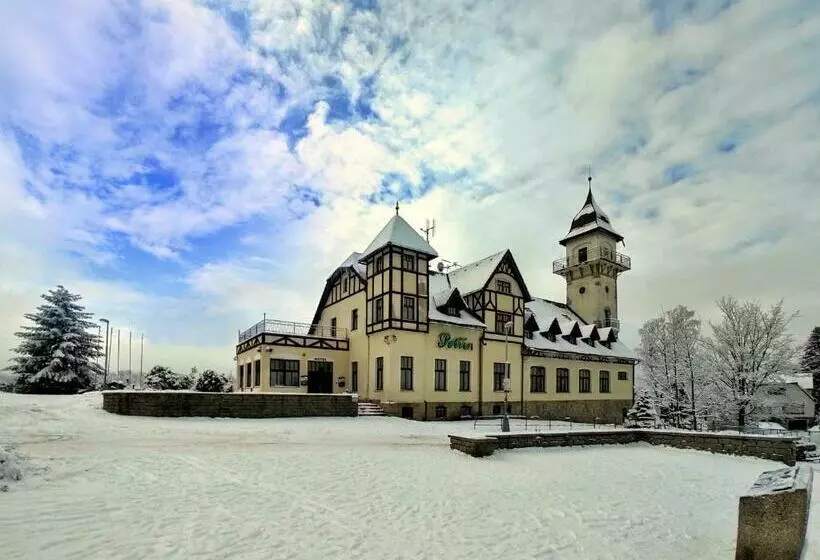 Hotelli Petřín