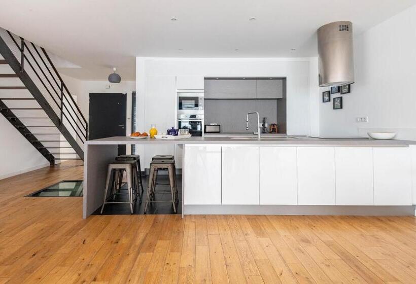 Belle Maison Familiale Contemporaine Avec Piscine