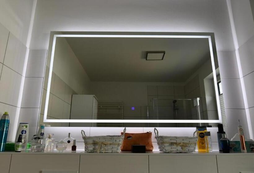 Elegantes & Modernes Apartment Neli Mit Terrasse, 100m Zum Hafen Röbel Müritz