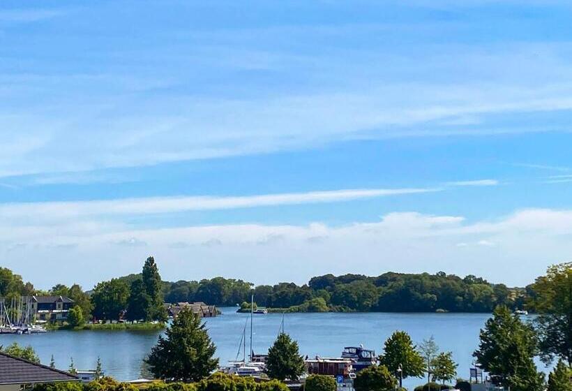 Elegantes & Modernes Apartment Neli Mit Terrasse, 100m Zum Hafen Röbel Müritz