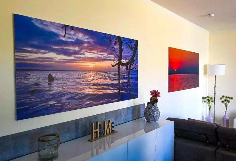 Elegantes & Modernes Apartment Neli Mit Terrasse, 100m Zum Hafen Röbel Müritz