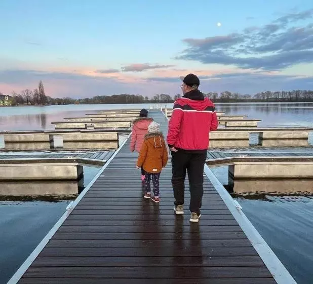 Elegantes & Modernes Apartment Neli Mit Terrasse, 100m Zum Hafen Röbel Müritz