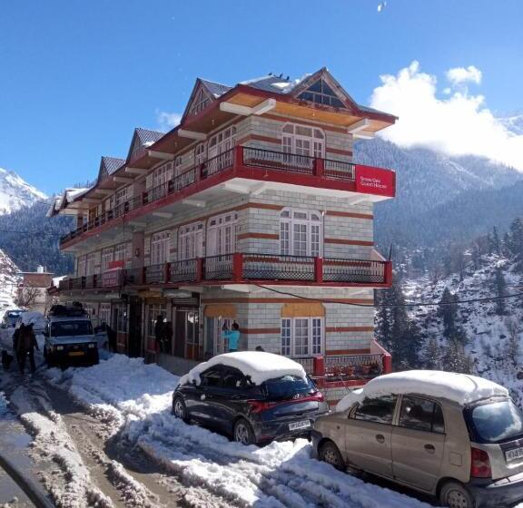 هتل Snow Oak Guest House