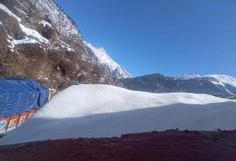 هتل Snow Oak Guest House