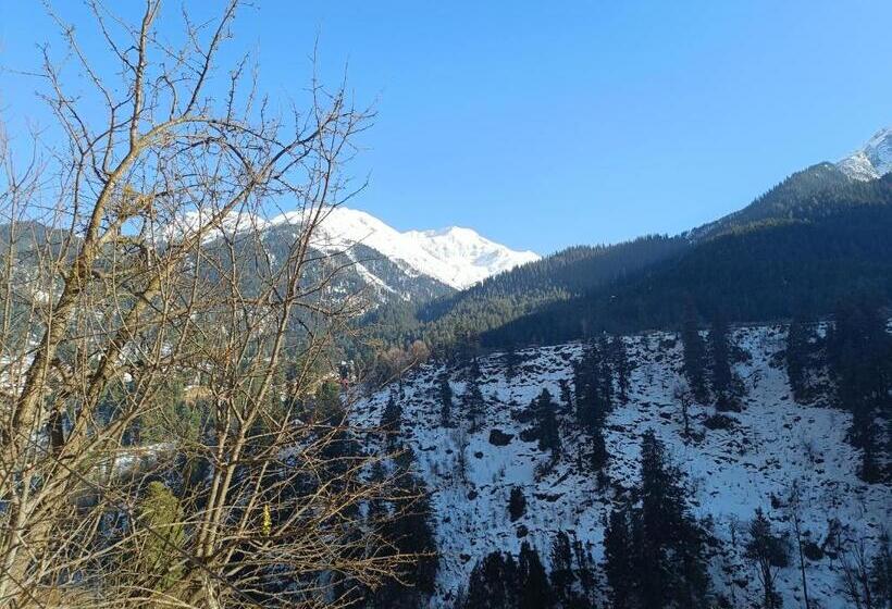 هتل Snow Oak Guest House