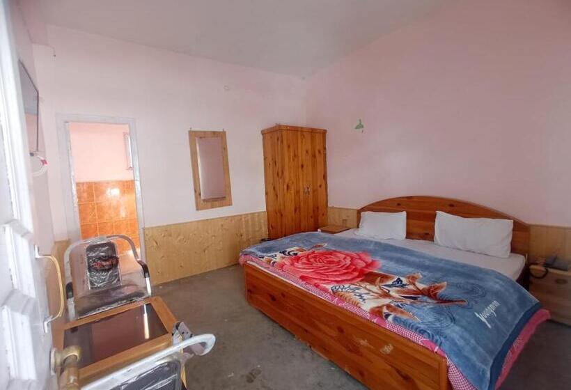 هتل Snow Oak Guest House