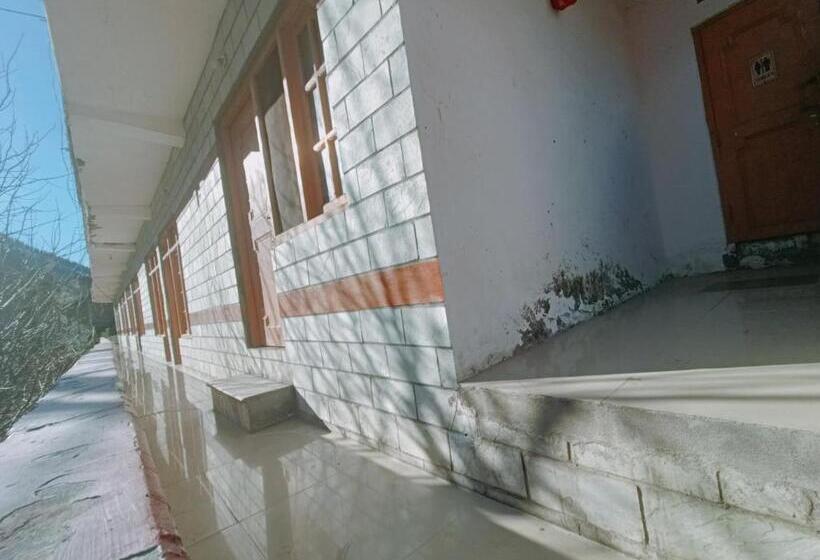 هتل Snow Oak Guest House