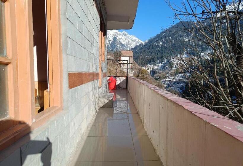 هتل Snow Oak Guest House