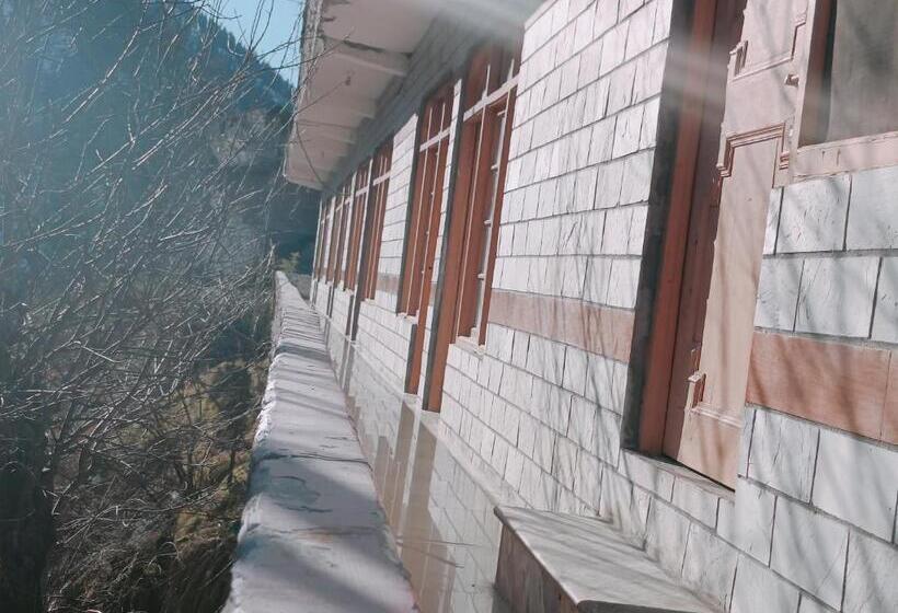 هتل Snow Oak Guest House