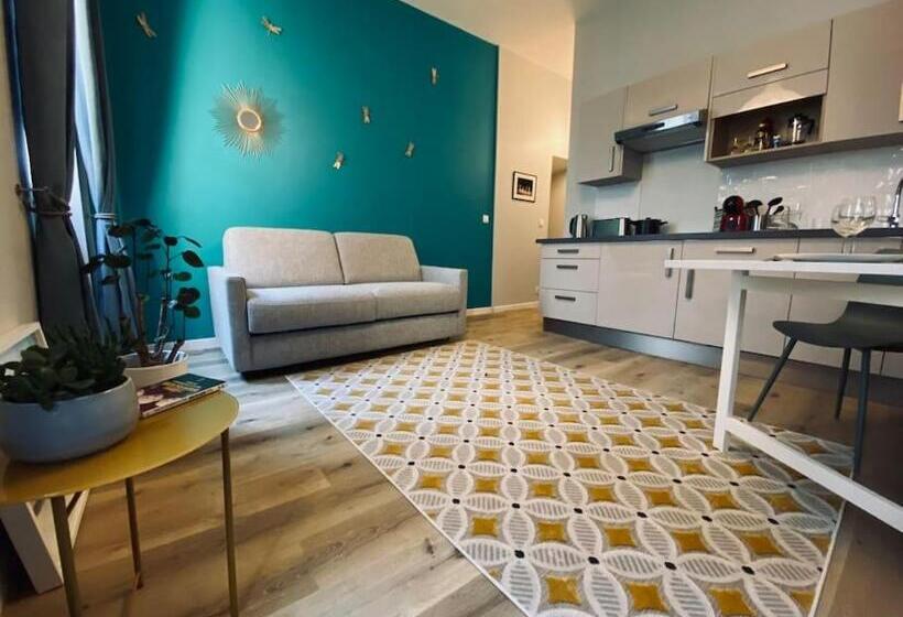 L Escale Des Libellules