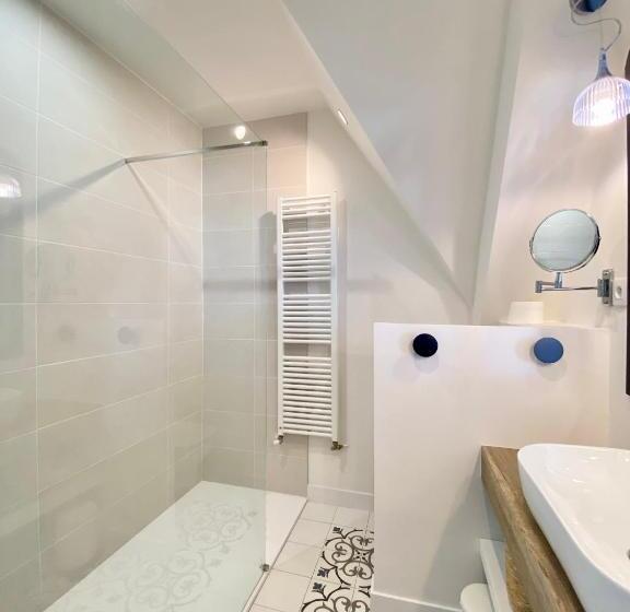 Superbe Villa Vue Sur Mer, Corniche De La Plage