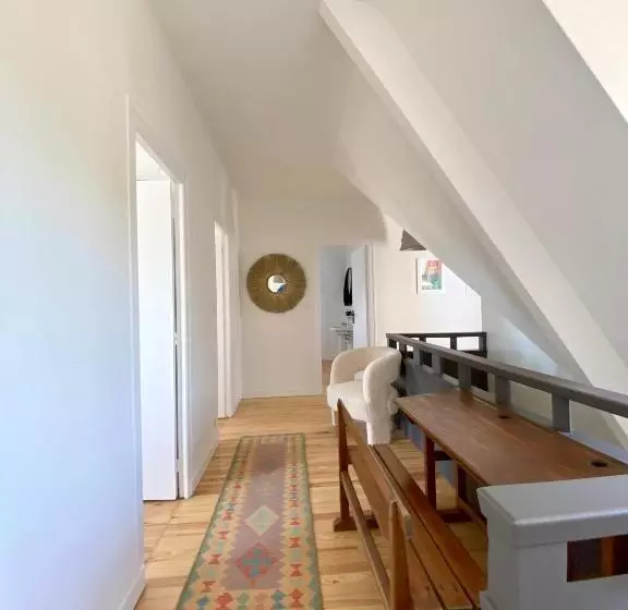 Superbe Villa Vue Sur Mer, Corniche De La Plage