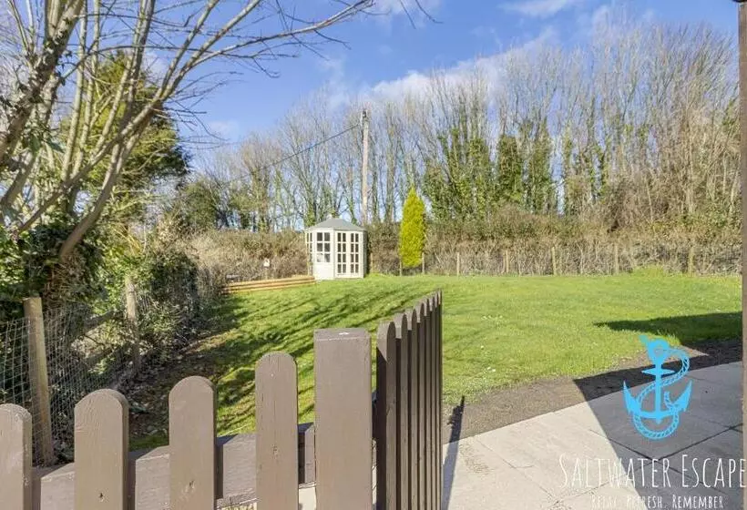 Boundary Cottage   Spacious Homely Cottage With Log Burner And Garden