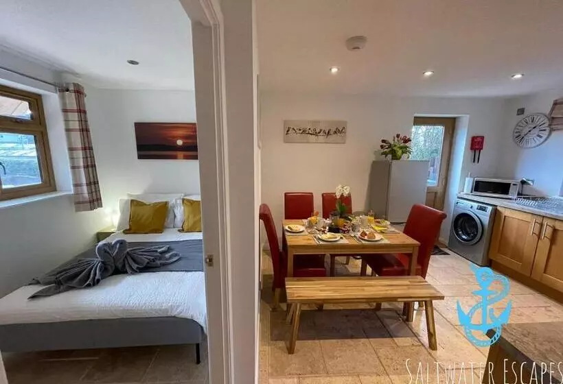 Boundary Cottage   Spacious Homely Cottage With Log Burner And Garden
