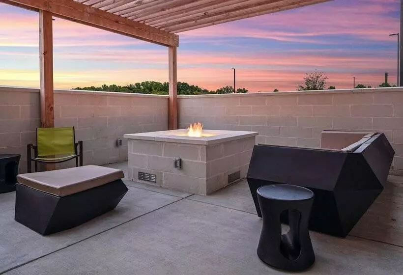 هتل Springhill Suites By Marriott Charlotte Airport Lake Pointe