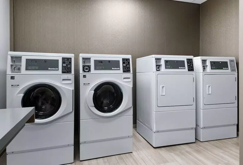 هتل Springhill Suites By Marriott Charlotte Airport Lake Pointe