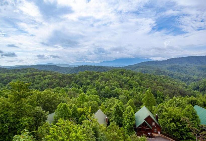 Rocky Retreat Mtnview,communitypool,theaterroom