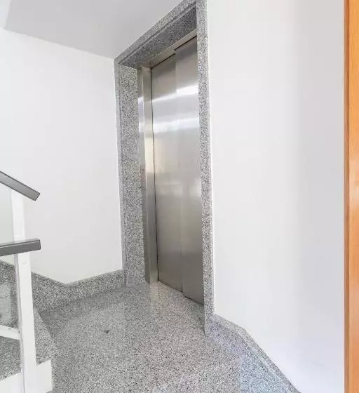 Sea View Apartment In St Paul S Bay
