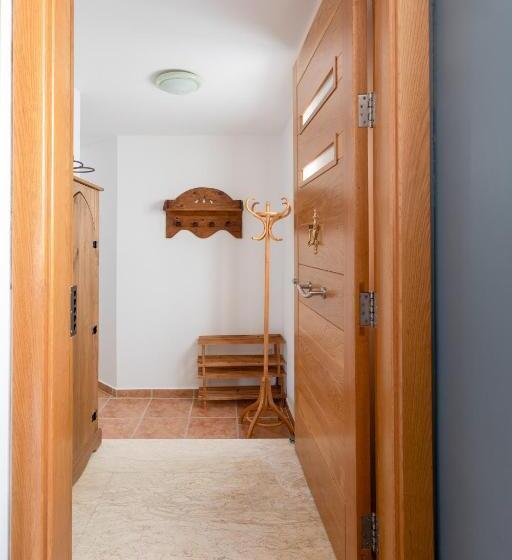 Sea View Apartment In St Paul S Bay