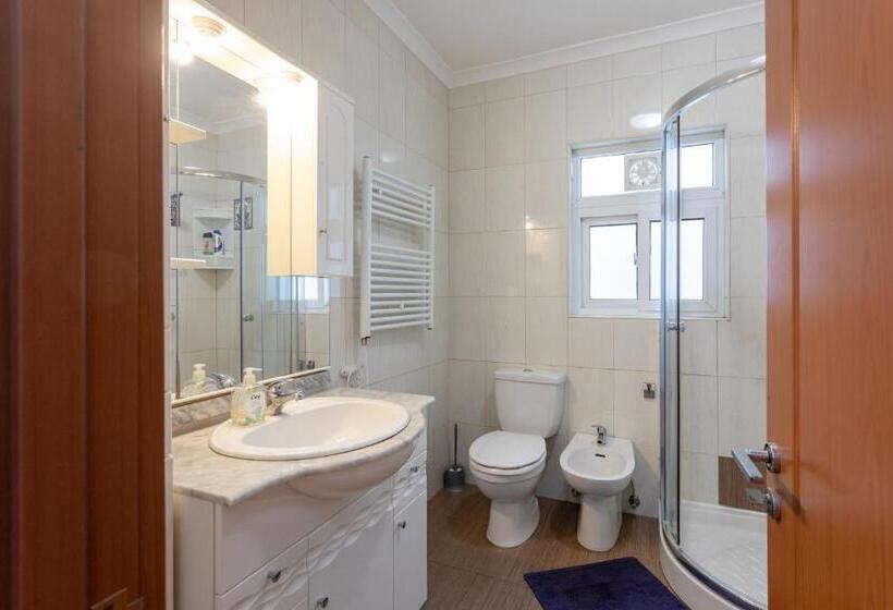 Sea View Apartment In St Paul S Bay