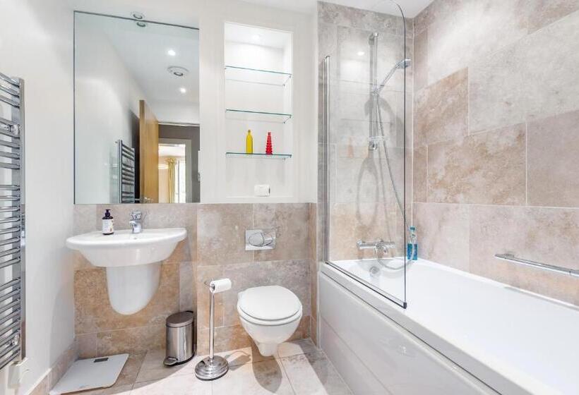 The Argyle Apartment   Luxury   Parking