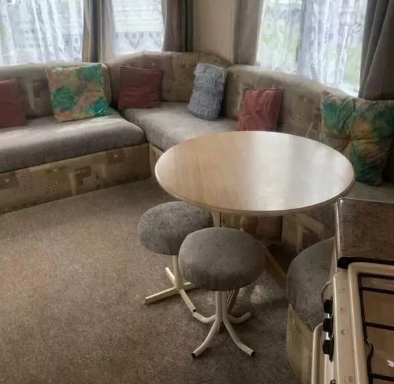 A4 The Chase 6 Berth Pet Friendly Caravan With Decking