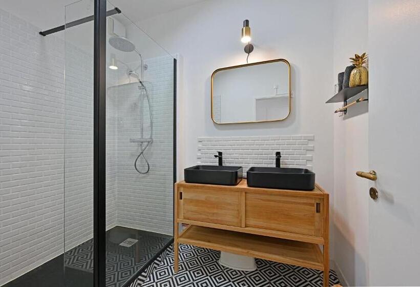 Aux Marches Du Palais   Ac Clim   Spacieux   Terrasse   Wifi