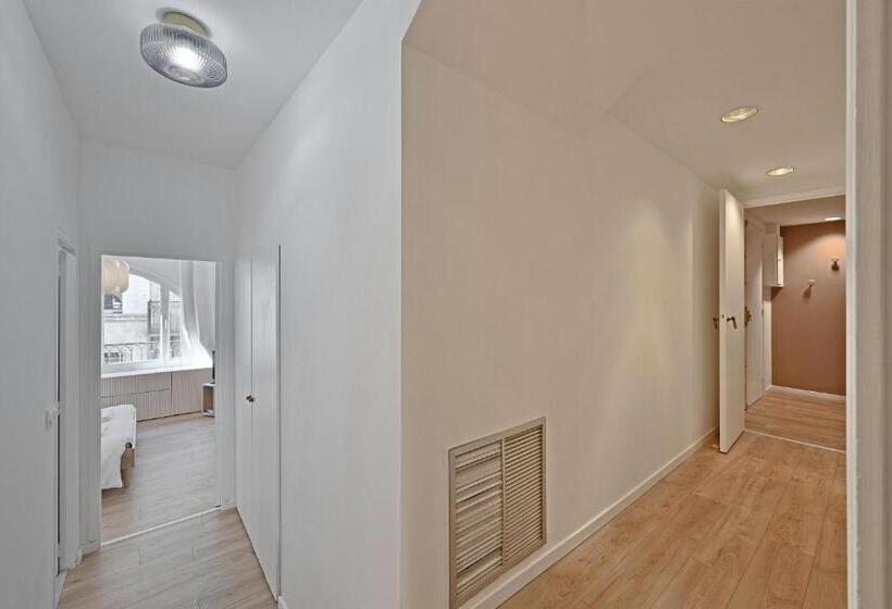 Aux Marches Du Palais   Ac Clim   Spacieux   Terrasse   Wifi