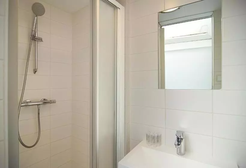 تختخواب و صبحانه Cosy Apartment Right In The City Center With Airco!