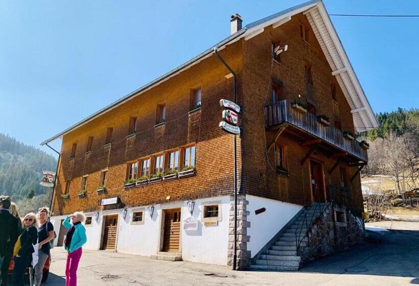 住宿加早餐  Sporthostel Rössle