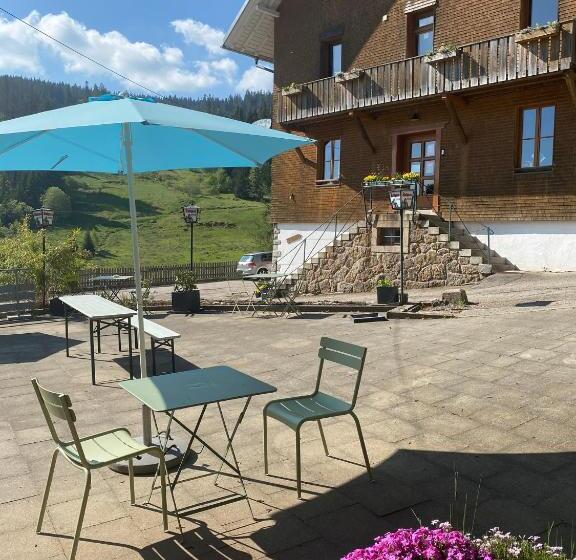 住宿加早餐  Sporthostel Rössle