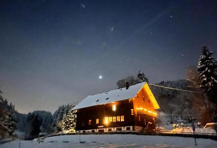 住宿加早餐  Sporthostel Rössle