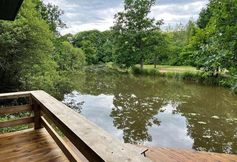 Cackle Hill Lakes, Kingfisher Lodge