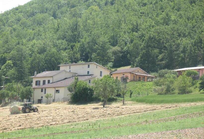 هتل Agriturismo Casale Sant Antonio