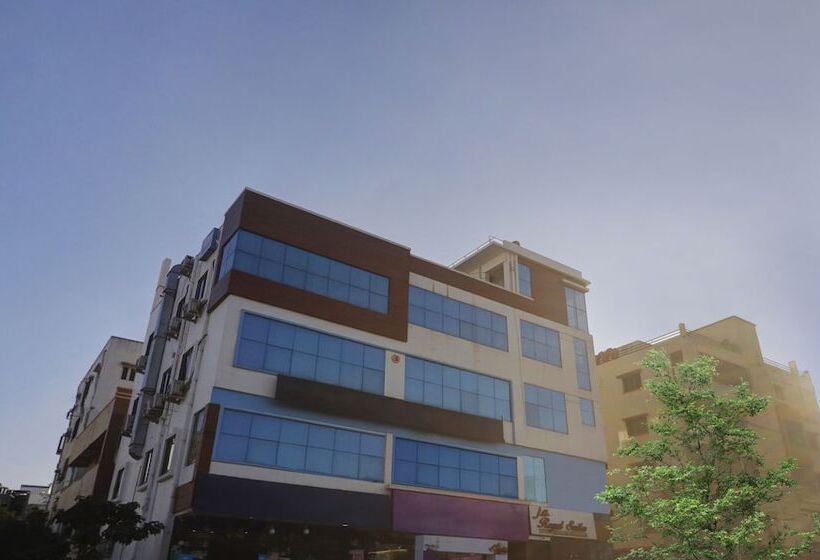 Hotel Treebo J A Royal Suites Manikonda