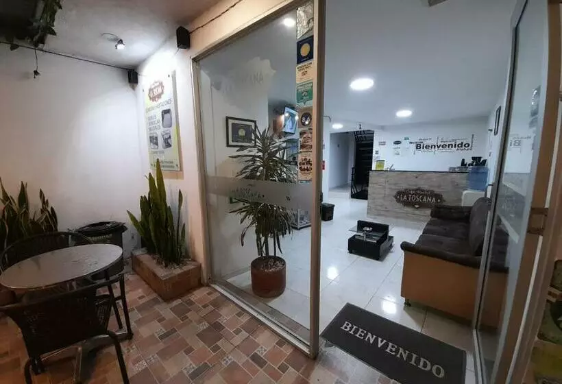 ペンション Cafe Hostal La Toscana