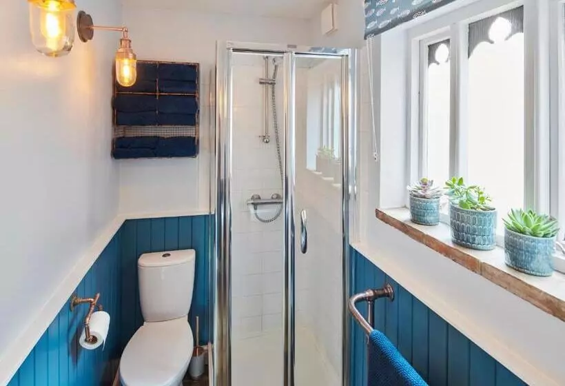 Refurbished Seaside Retreat In The Heart Of Cromer